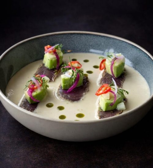 Feinschmecker-Restaurant mit offener Küche im Nebelwald von Mindo